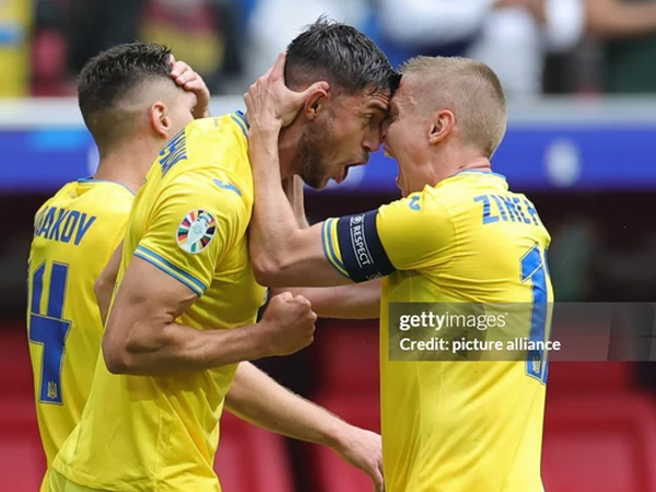 Highlights Slovakia 1-2 Ukraine: Ngược dòng đầy bất ngờ
