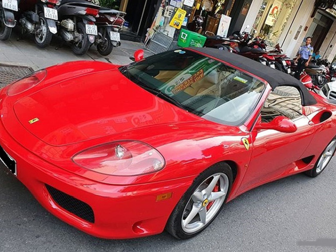 Ferrari 360 Spider mui trần về garage ôtô nghìn tỷ của 'Qua' Vũ