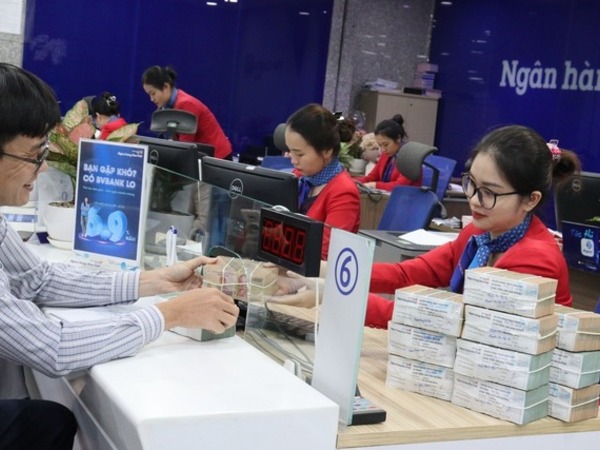 Lãi suất tiết kiệm tăng, người dân gửi 500 triệu đồng nhận bao nhiêu tiền lãi?