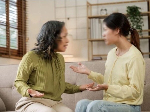 Lương hưu của mẹ 9 triệu/tháng nhưng anh cả đẩy cho chúng tôi chăm sóc, sau 2 tháng chung sống, tôi phải ngả mũ bái phục chị dâu