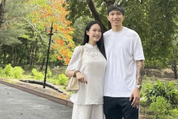 'Hot mom' Doãn Hải My hoa mắt vì sụt cân sau sinh nhưng vẫn thức đêm 'cày' Euro 2024