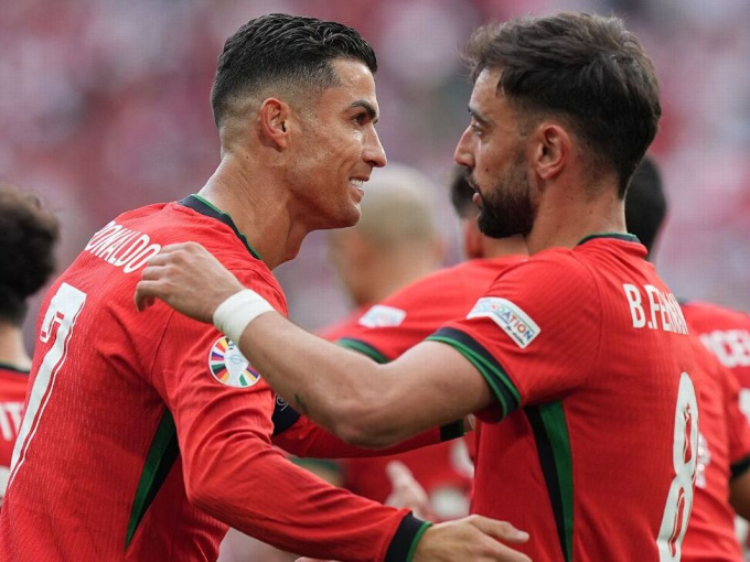 Cristiano Ronaldo ghi dấu ấn, Bồ Đào Nha vào vòng 16 đội EURO 2024