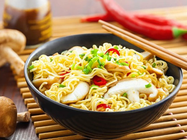 Một tuần nên ăn mấy gói mì tôm?