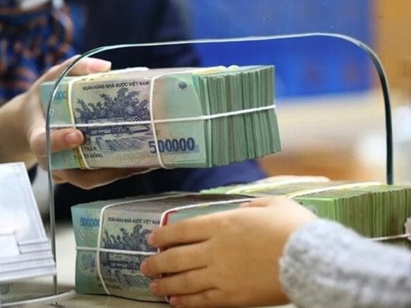 Vì sao nhân viên ngân hàng thường không gửi tiết kiệm vào nơi họ làm việc?