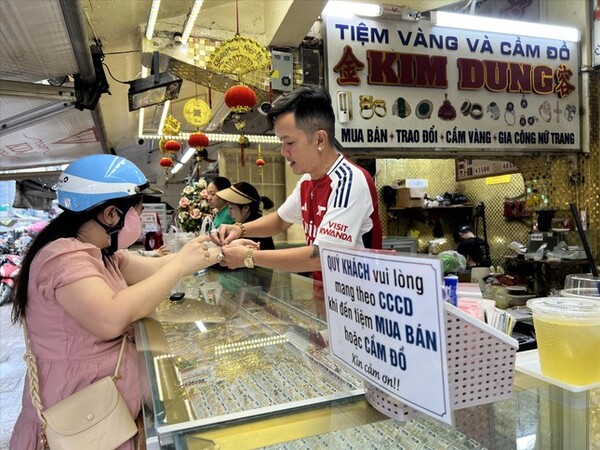 Hóa đơn mua bán vàng: Vẫn nơi có nơi không