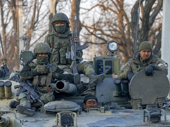 Chỉ huy Ukraine đi nghỉ mát, 1 vạn quân Nga thần tốc chọc thủng phòng tuyến: 10 lữ đoàn sắp 'sập bẫy'