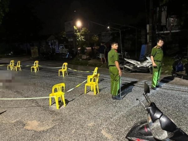 Hà Nội: Thanh niên dùng dao chém bố và anh trai trọng thương, nghi mâu thuẫn gia đình
