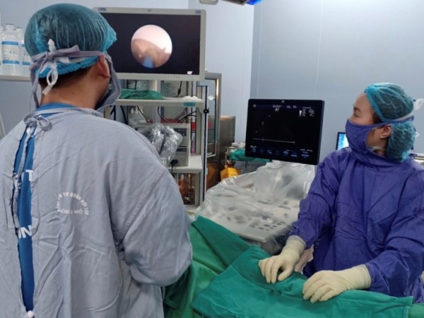Một phụ nữ bị quên gạc trong bụng suốt 14 năm