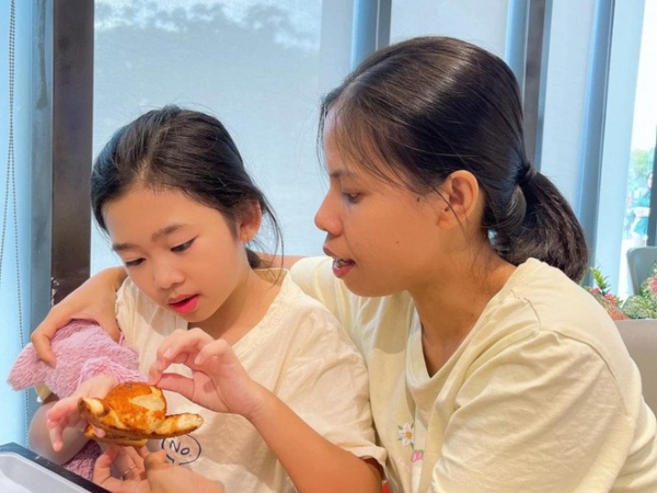 Bảo mẫu con gái Mai Phương bị tố ăn chặn tiền quyên góp, tag hỏi thẳng Phùng Ngọc Huy 1 câu