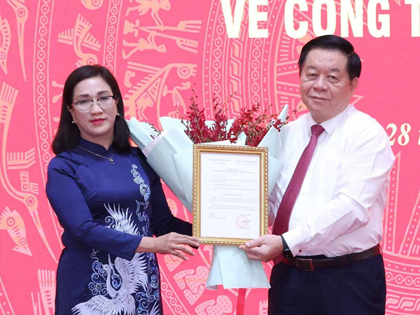 Bà Đinh Thị Mai giữ chức Phó Trưởng Ban Tuyên giáo Trung ương