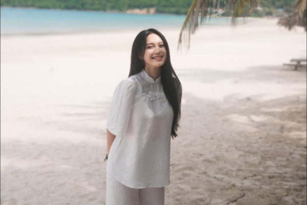 Doãn Hải My - vợ Văn Hậu khoe đôi chân dài nuột nà cùng vóc dáng thon thả, chuẩn 'gái một con trông mòn con mắt'
