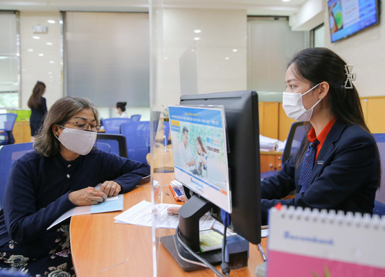 Từ ngày 1/7, những trường hợp này muốn chuyển khoản trên 10 triệu phải ra quầy giao dịch ngân hàng