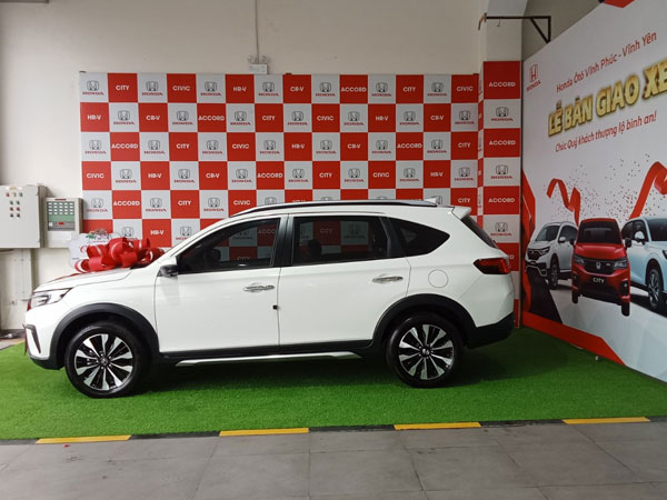 Vừa nhận Honda BR-V đã phát hiện hoen rỉ, chủ xe tại Vĩnh Phúc muốn đổi xe mới, hãng chỉ đồng ý thay phụ tùng và sơn lại