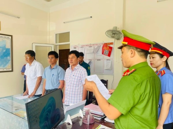 Bắt 3 bị can vì lập khống hơn 800 hồ sơ đào tạo học viên lái xe để thu lợi bất chính