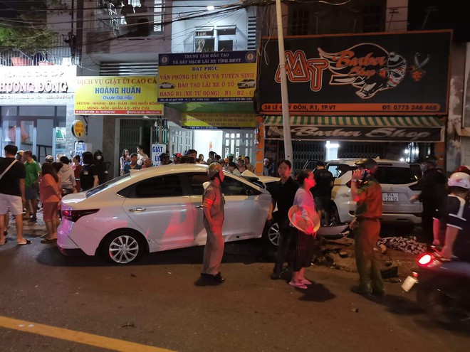 Hiện trường kinh hoàng vụ nữ tài xế tông loạt xe máy ở Vũng Tàu khiến 2 người tử vong tại chỗ