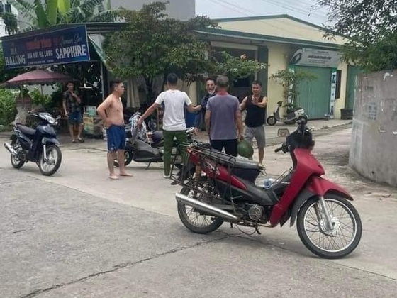 Án mạng ở Hải Dương: Nghi vấn ghen tuông truy sát bố mẹ 'tình địch', 1 người tử vong