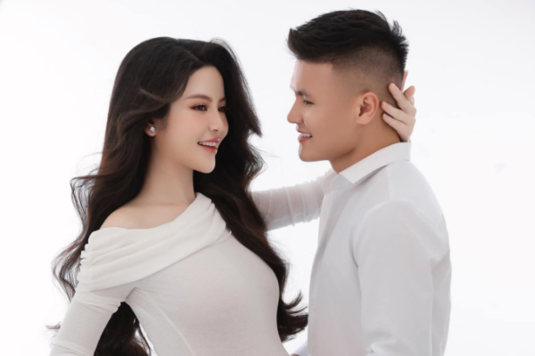 Chu Thanh Huyền sắp sinh em bé, Quang Hải được nhận đặc cách chưa từng có trong sự nghiệp