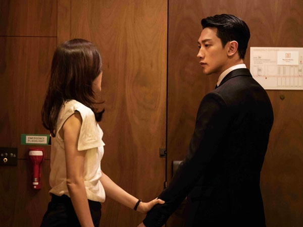 Ông xã Kim Tae Hee ngoại tình với chị đẹp U50 ở phim mới?