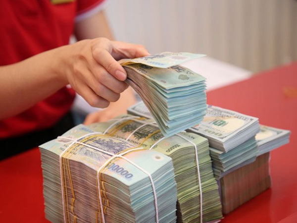 Ngân hàng giãn nợ cho khách, nhưng…
