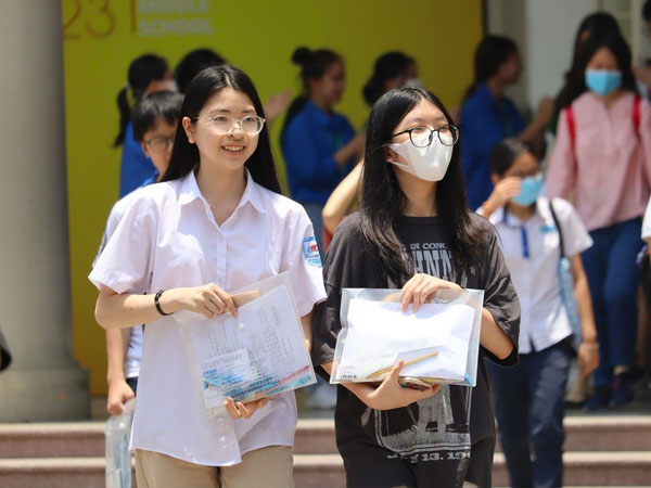 NÓNG: Hà Nội công bố điểm chuẩn lớp 10 công lập năm 2024