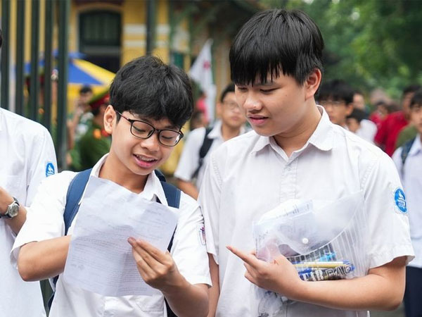 Hà Nội duyệt điểm chuẩn lớp 10 hôm nay