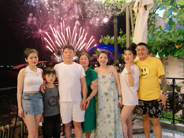 Kể về tuổi thơ thiếu thốn, Chu Thanh Huyền bị dân mạng cà khịa 'nghèo còn đẻ lắm trách ai', phản ứng của vợ Quang Hải ra sao?