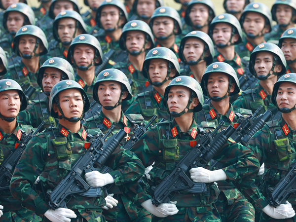 Quy định về mức lương cơ sở và tiền thưởng với cán bộ, lực lượng vũ trang