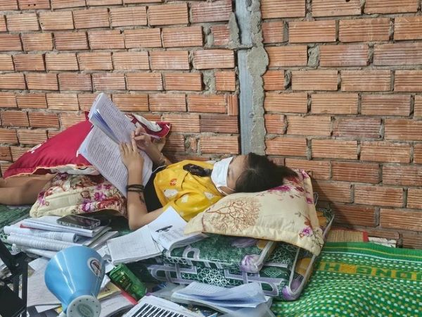 Học sinh đi thi lớp 10 bằng xe cứu thương được đặc cách tuyển thẳng