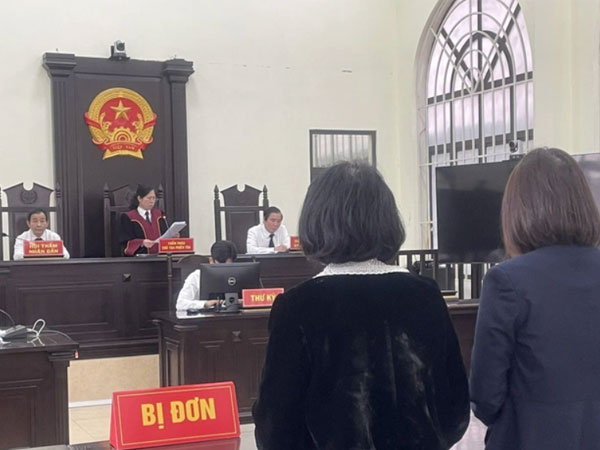 Vụ mất 11,9 tỷ trong tài khoản Vietcombank, tranh luận lỗi của 2 phía