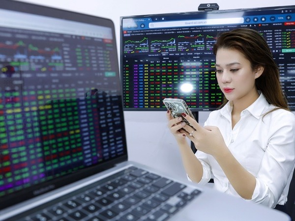 Kinh tế lập nhiều kỷ lục mới, cơ hội nào cho chứng khoán cuối năm?