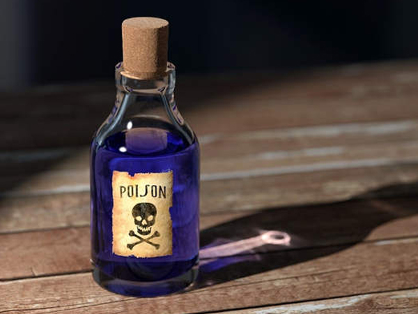 Vợ pha thuốc diệt cỏ vào đồ uống của chồng chỉ vì nguyên nhân nhỏ nhặt