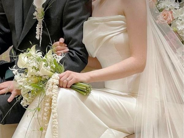 Nam Em bất ngờ đăng ảnh cưới, dân mạng nhanh chóng soi rõ thực hư