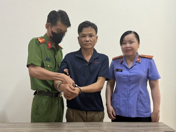 Đối tượng ma túy thủ sẵn dao nhọn các loại để chống trả lực lượng chức năng