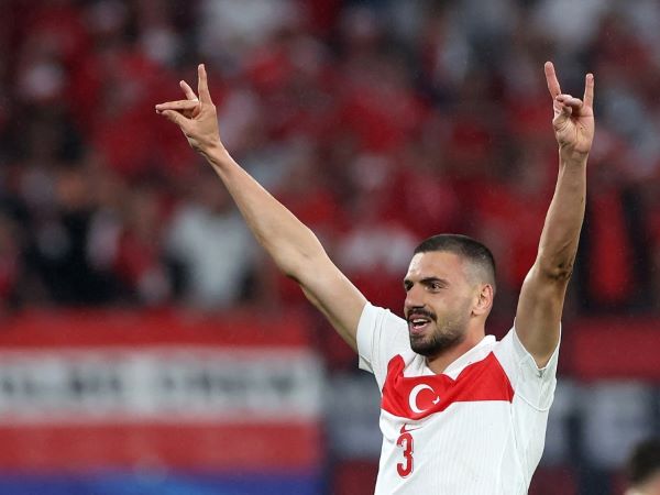 EURO 2024: Ăn mừng kiểu 'sói xám', sao Thổ Nhĩ Kỳ nhận án phạt nặng