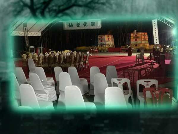 Nghĩa trang tổ chức chiếu phim cho người đã khuất để an ủi các vong linh