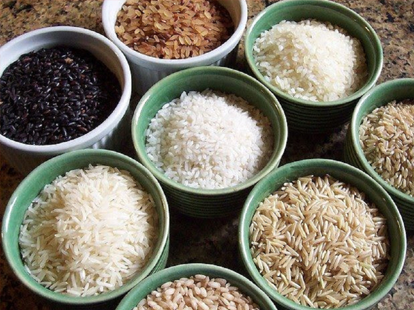 '3 nhớ 4 không' để nhận biết gạo 'ngậm' hoá chất trong nháy mắt