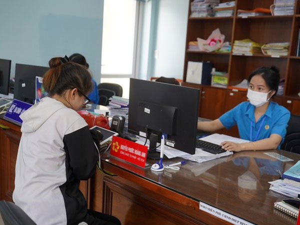 Vì sao nhiều công chức chưa nhận được lương theo mức mới từ ngày 1-7?