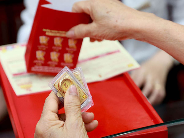 Chênh lệch giảm mạnh, giá vàng nhẫn và vàng miếng ngang nhau