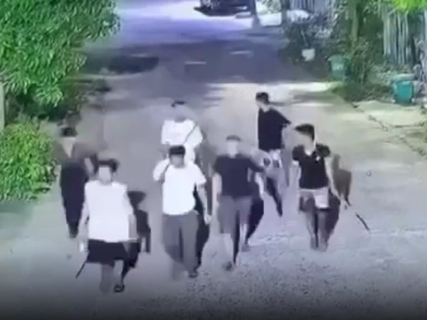 Học viên trường lái hỗn chiến với thanh niên địa phương lúc nửa đêm, một người tử vong tại chỗ