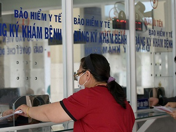 Bệnh viện thiếu thuốc, bệnh nhân phải mua ở ngoài, chờ mãi không được hoàn tiền