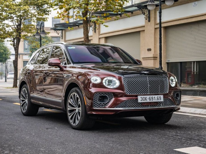 Bentley Bentayga First Edition chạy 2 năm, đại gia Hà Nội lỗ 5 tỷ đồng