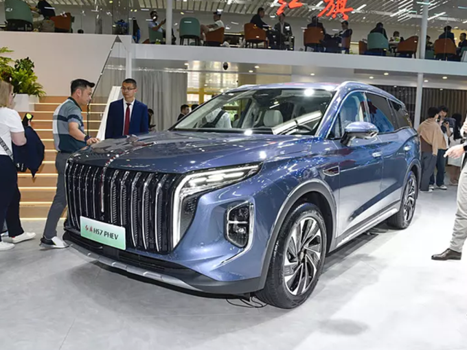 Cận cảnh Hồng Kỳ HS7 PHEV 'uống xăng như ngửi' chỉ 5,9 lít/100 km