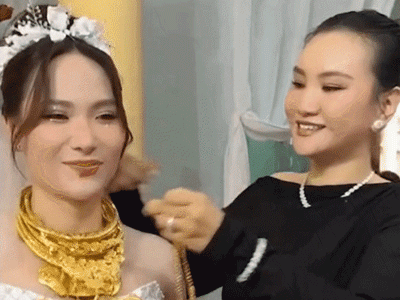 Người chị trao vàng cho cô dâu 'số hưởng' nhất Cần Thơ hóa ra là phú bà kim cương nức tiếng, học vấn và gu thời trang đều đỉnh!