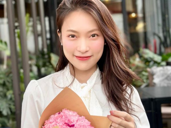 Khánh Vy gồng, thảo mai và 'văn mẫu' khi làm MC cho podcast của Anh Trai Vượt Ngàn Chông Gai?