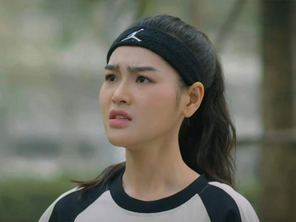 Lần đầu đóng chính phim Việt giờ vàng, 'tiểu tam màn ảnh' bị netizen chê cực mạnh