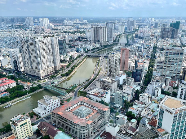 Giá căn hộ TPHCM vượt 70 triệu đồng/m2, mua nhà 3 tỷ đồng phải đi xa hơn 10km