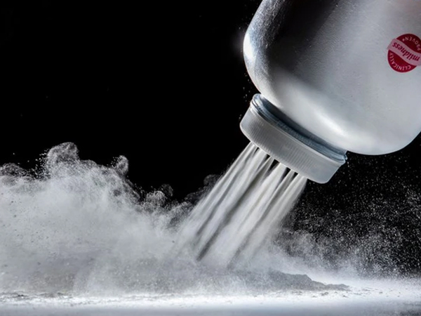 Sau 130 năm, WHO chính thức đưa bột talc trong phấn rôm trẻ em vào Nhóm 2A có thể gây ung thư