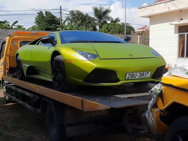 Tiêu huỷ hai siêu xe Lamborghini và G63 nhập lậu