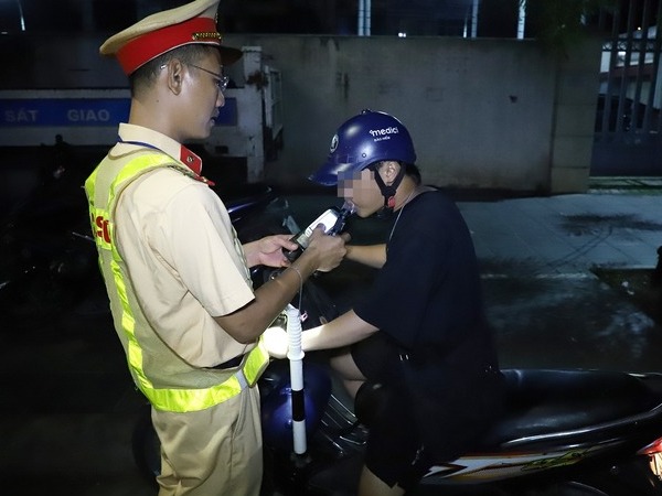 Vi phạm nồng độ cồn 'kịch khung', tài xế nói do mừng đội tuyển Anh vào chung kết Euro