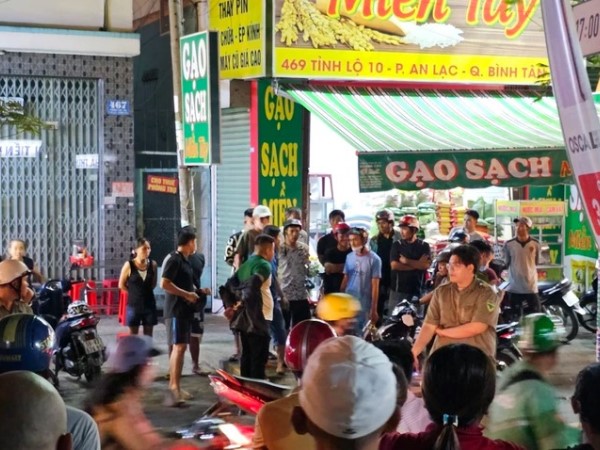 TP HCM: Nam thanh niên chở thi thể cha ruột bị ngã xe, hé lộ thông tin vụ án mạng